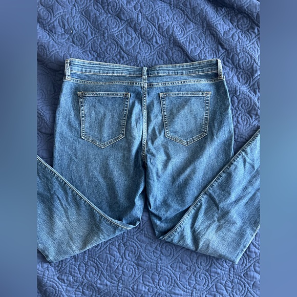 Gap Jeggings size 14/32.  Excellent condition.  Like new.  Ankle length. - Picture 4 of 5